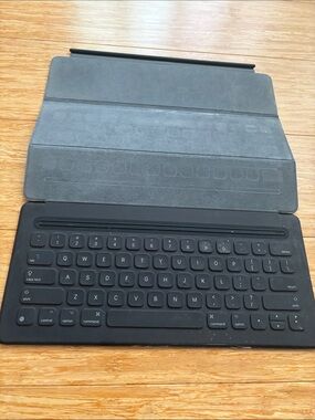 Apple Black Tablet Keyboard Folio